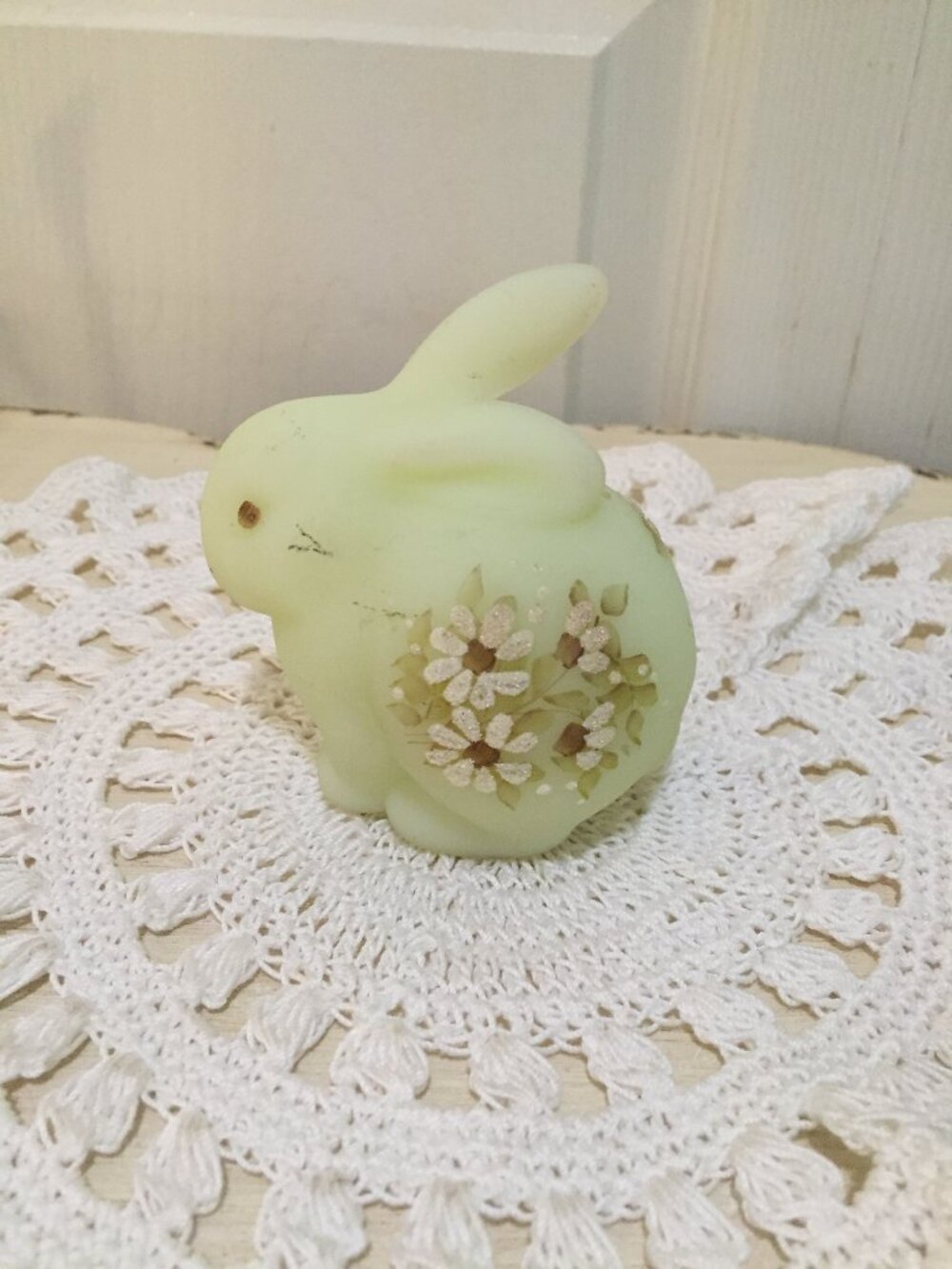 Vintage Fenton Bunny #5162DC Daisies on Custard Figurine Paperweight UV Glow  Ni